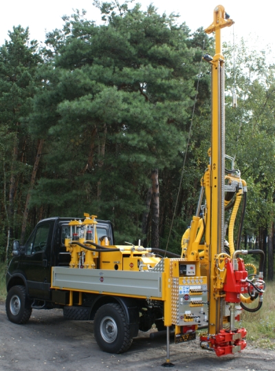 Vechicle drilling rig H25SI